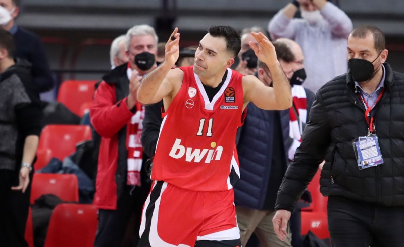 Το ποστάρισμα του Σλούκα για το νικητήριο καλάθι του! (photo)