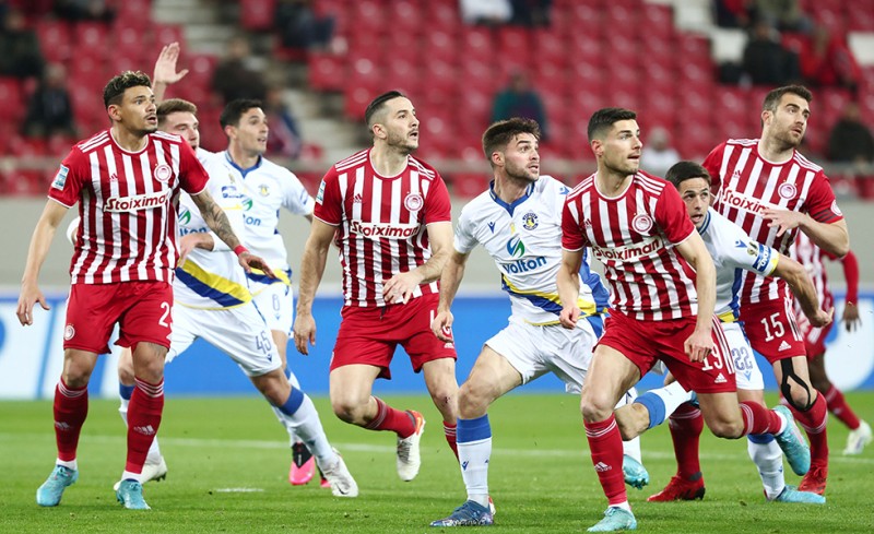 Με ενοχλήσεις βγήκε και ο Μανωλάς