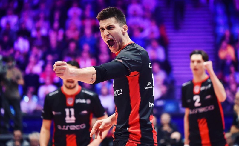 Πάει για δυνατή κίνηση με Τσέμπουλ!