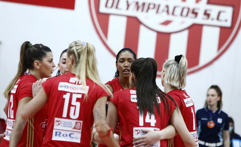 Άνετα στα ημιτελικά