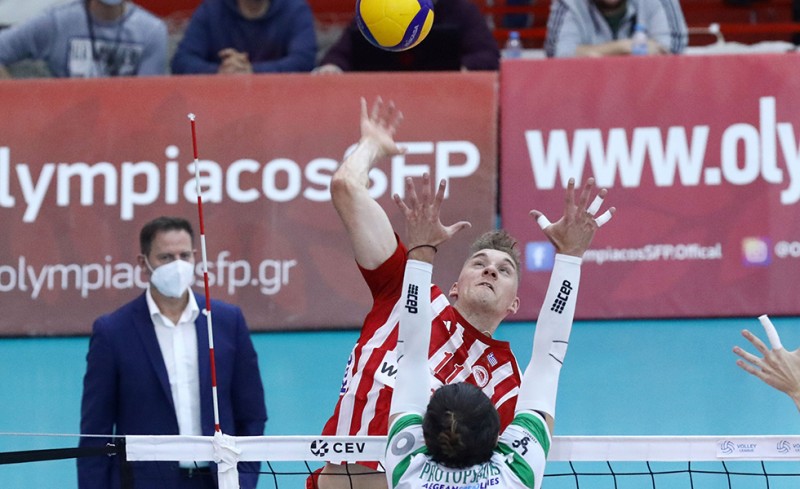 Μακριά από τον καλό του εαυτό