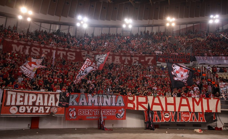Χειροκρότησε ο κόσμος στο φινάλε (video)