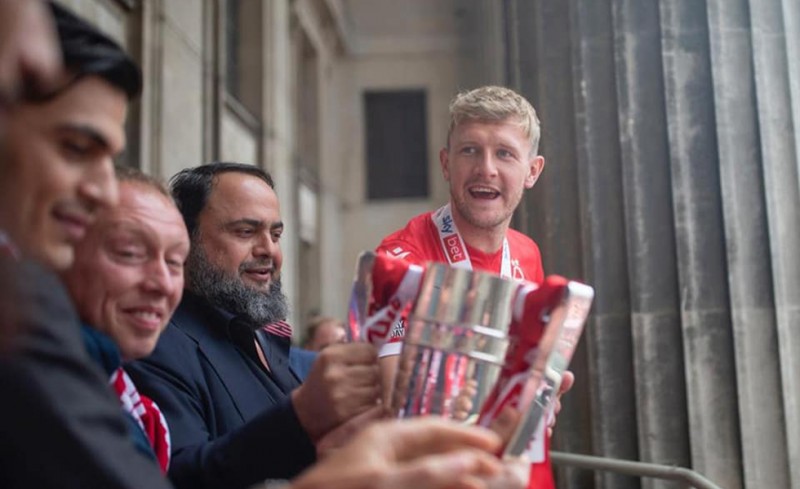 Μαρινάκης: «Να είμαστε ανταγωνιστικοί στην Premier League»