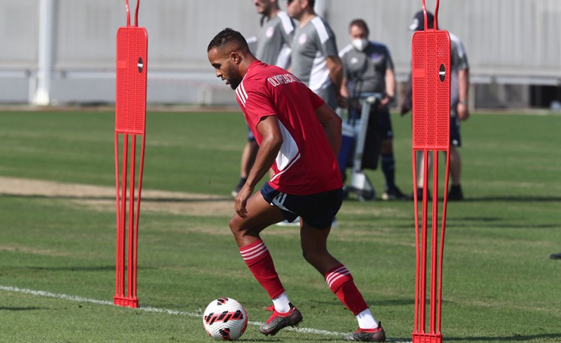 Ξεκίνησε με Ελ Αραμπί! (photos)