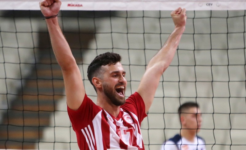 Κουμεντάκης: «Ευγνώμων που φοράω ξανά τα χρώματα του Ολυμπιακού»