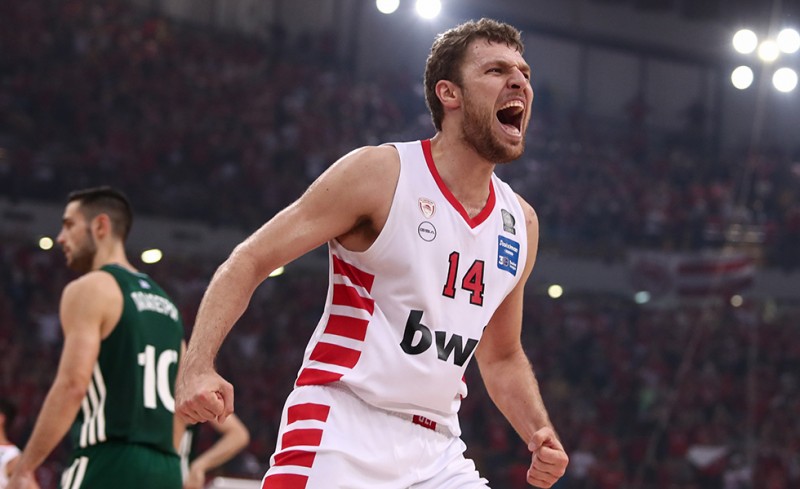 MVP του πρωταθλήματος ο Βεζένκοβ!