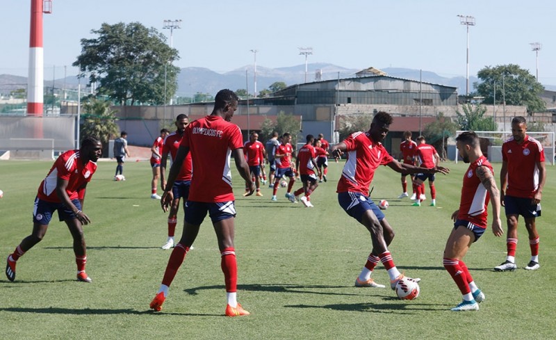 Μπήκαμε στο Ρέντη, για την τελευταία προπόνηση του Θρύλου πριν τη Μακάμπι (video)