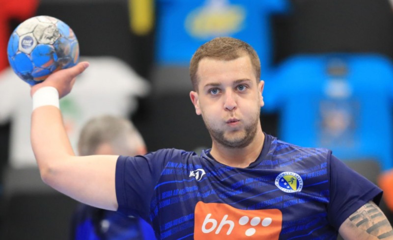 «Βόμβα» Γκράτζαν στο χάντμπολ του Θρύλου!