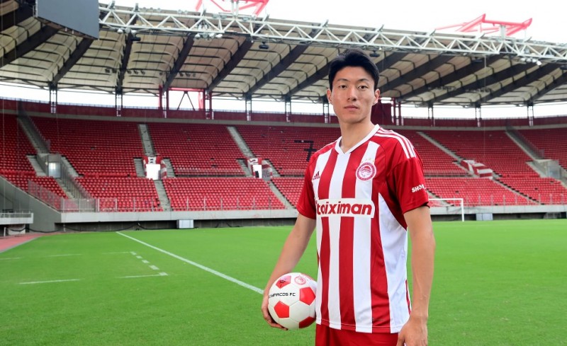 Με την «ερυθρόλευκη» ο Ουί-Τζο Χουάνγκ! (photos)