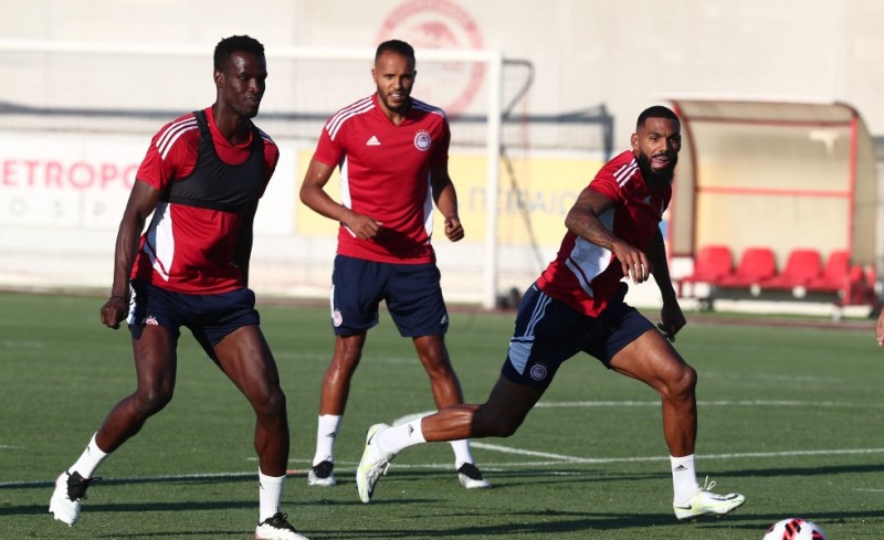 Προπονείται το πρωί και «πετάει» το μεσημέρι για Σλοβακία