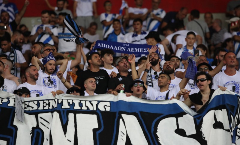 Ξύλο και επεισόδια στο Καραϊσκάκη από οπαδούς του Απόλλωνα! (video)