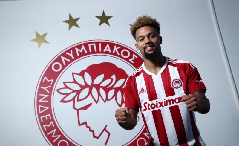 Τα πρώτα «κλικ» του Ντε Λα Φουέντε στα «ερυθρόλευκα»! (photos)