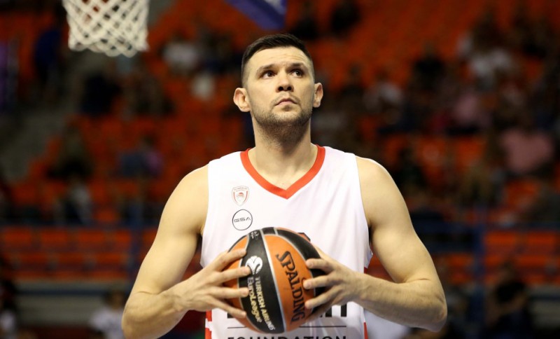 Παπανικολάου: «Να δώσουμε ξανά χαρές στους φίλους του Ολυμπιακού»