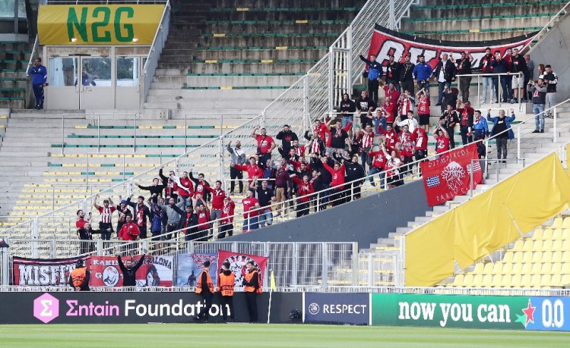 Παντού κοντά ο κόσμος του Θρύλου!