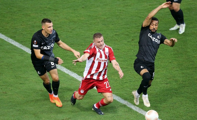 Κατώτερος των περιστάσεων…