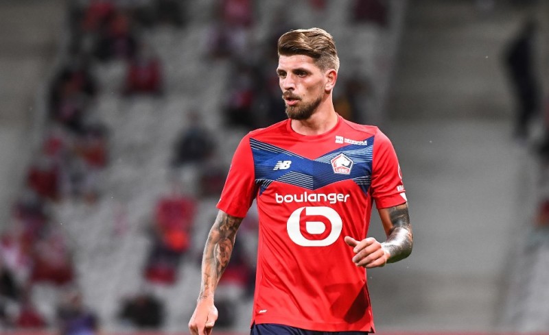 Κοιτάει Τσέκα ο Ολυμπιακός