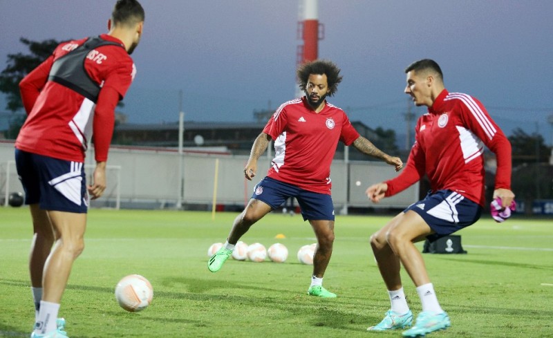 Εικόνες από την προπόνηση του Ολυμπιακού!