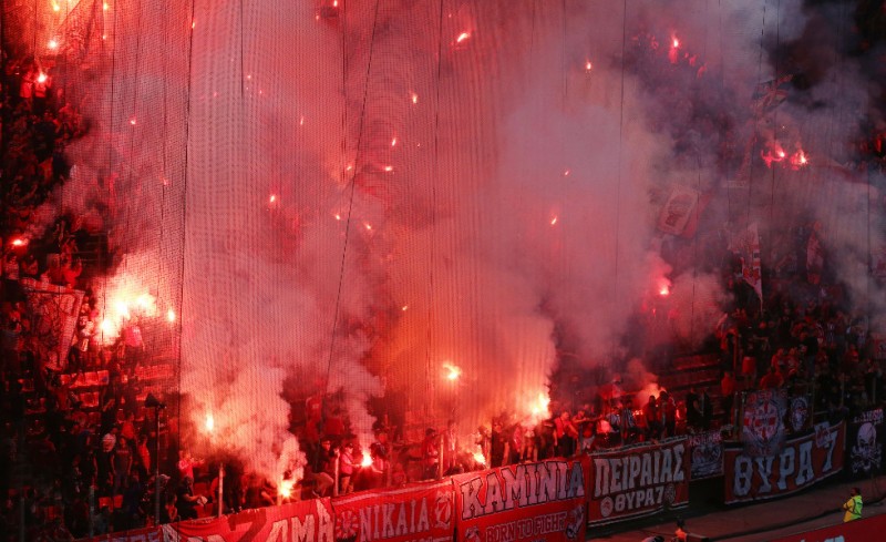 Όλοι μαζί μια γροθιά κόντρα στον ΠΑΟΚ!