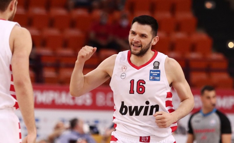 Κλάμα! Τα «παιχνίδια» του Παπανικολάου στην κάμερα της Ευρωλίγκας! (video)