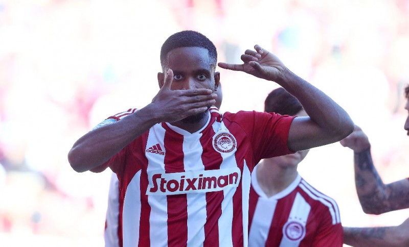 «Μπακαγκόλ» και 1-0 ο Θρύλος!