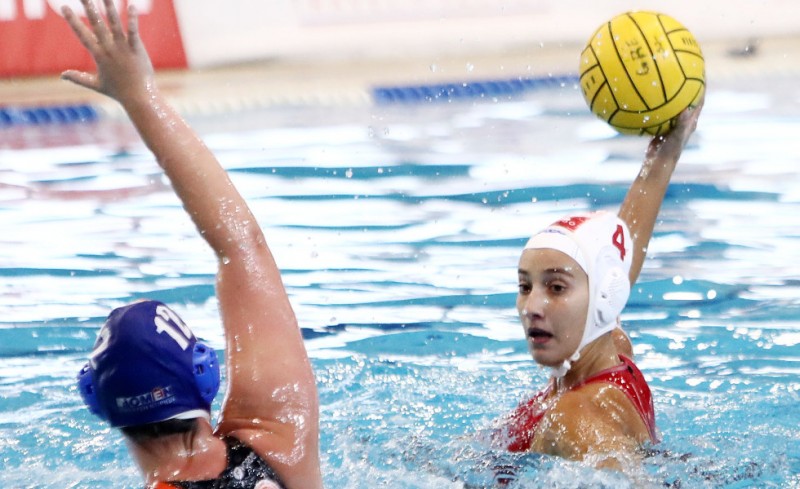 Υγιεινός περίπατος για τα κορίτσια του Θρύλου!