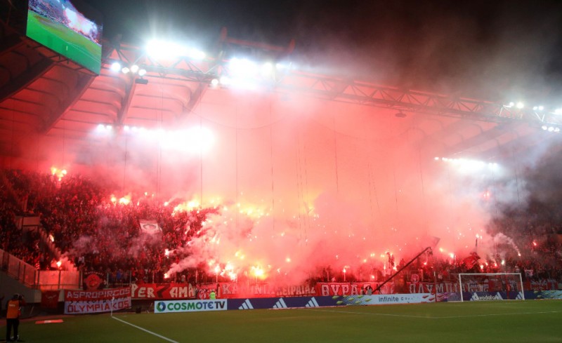 Πήρε «φωτιά» ο Ναός! (photos)