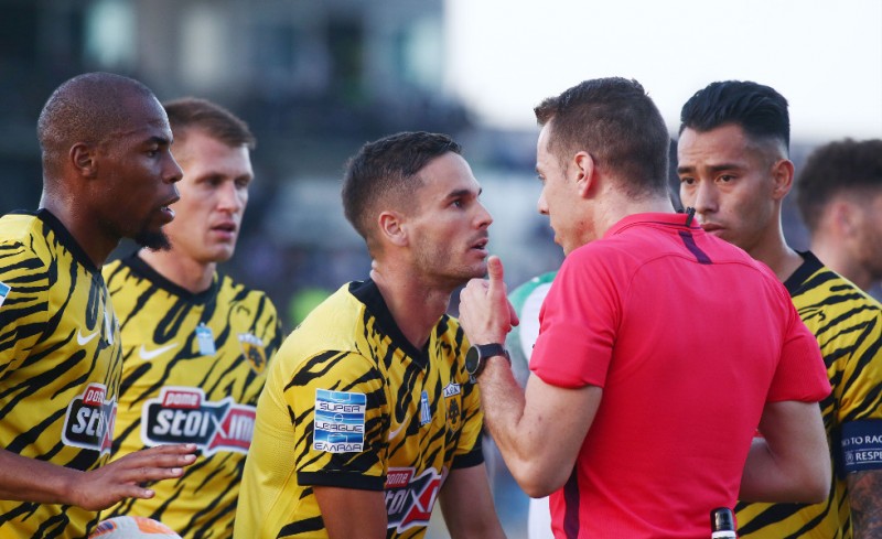 Η συνήθεια που έγινε... λατρεία! Πάλι πέναλτι η ΑΕΚ!