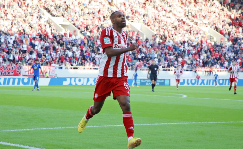 «Μπακαγκόλ» και 2-0 ο Θρύλος!