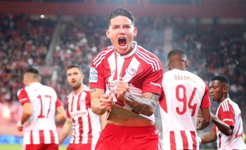 Θέλει να τον «δέσει» στο λιμάνι!