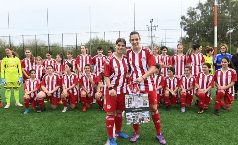 Ο Θρύλος δίπλα και στο γυναικείο ποδόσφαιρο (photos, video)