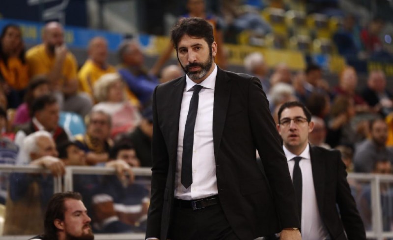 Μουμπρού: «Ο Ολυμπιακός παίζει εκπληκτικό μπάσκετ»