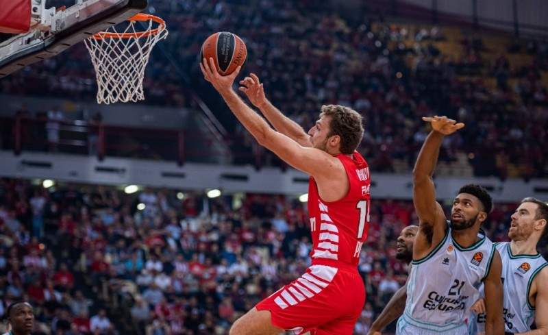 Ολυμπιακός-Παρτίζαν με Βεζένκοφ στο 3.80