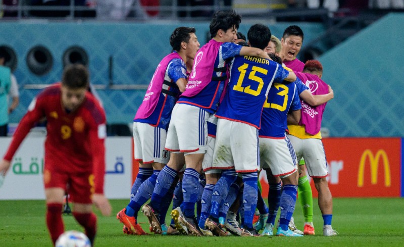 Aπίθανη Ιαπωνία «ξέρανε» την Ισπανία και πέταξε έξω τη Γερμανία!