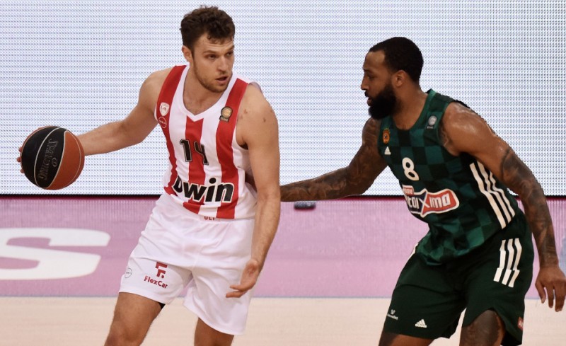 Μία συνηθισμένη μέρα στη δουλειά! MVP ο Bεζένκοβ! (photo)