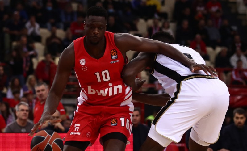 Απρόοπτα με Φαλ και Λαρεντζάκη