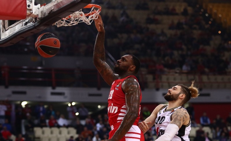 Συνεχίζει στον Θρύλο ο Μπλακ!