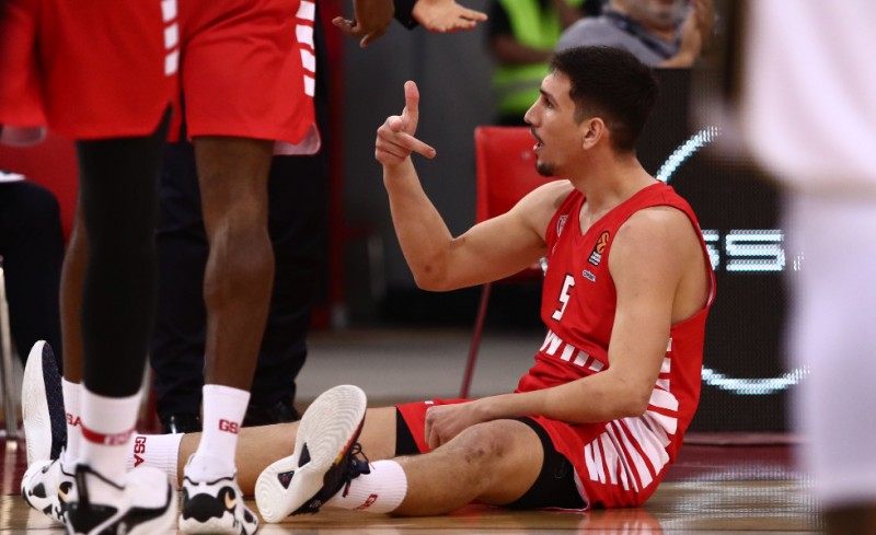 Λαρεντζάκης:  «Η μάχη που δίνουμε σε κάθε φάση χαρακτηρίζει τον Ολυμπιακό»