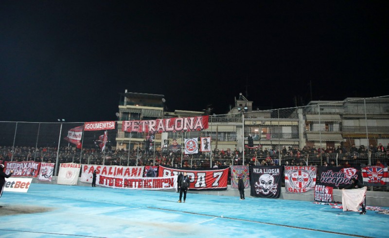 Πήραν θέση στην κερκίδα! (photos)