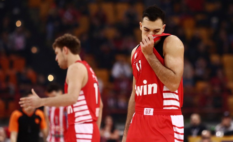 Kατώτερος των περιστάσεων...