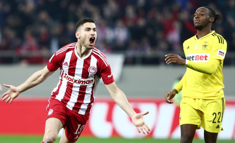 Πολύτιμος και από τον πάγκο!