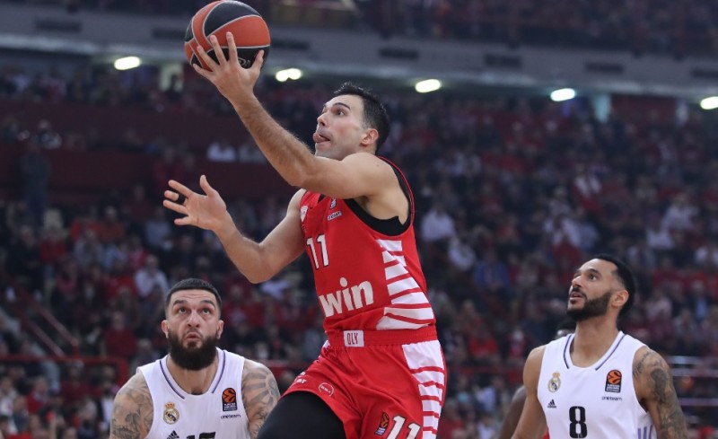 Ρεάλ, εδώ θα προσκυνάς! Εδώ είναι Πειραιάς!