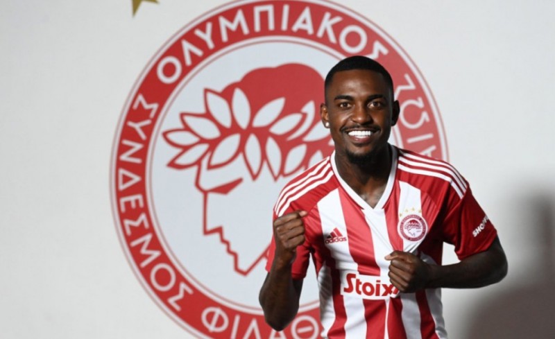 Ο Ραμόν με την ερυθρόλευκη φανέλα! (photos)