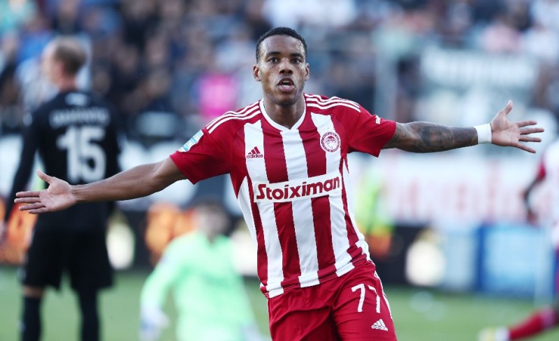 Γκάρι: «Δεν έχω δεχθεί καμία πρόταση...»