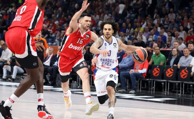 Λάρκιν: «Εξαιρετική ομάδα ο Ολυμπιακός»