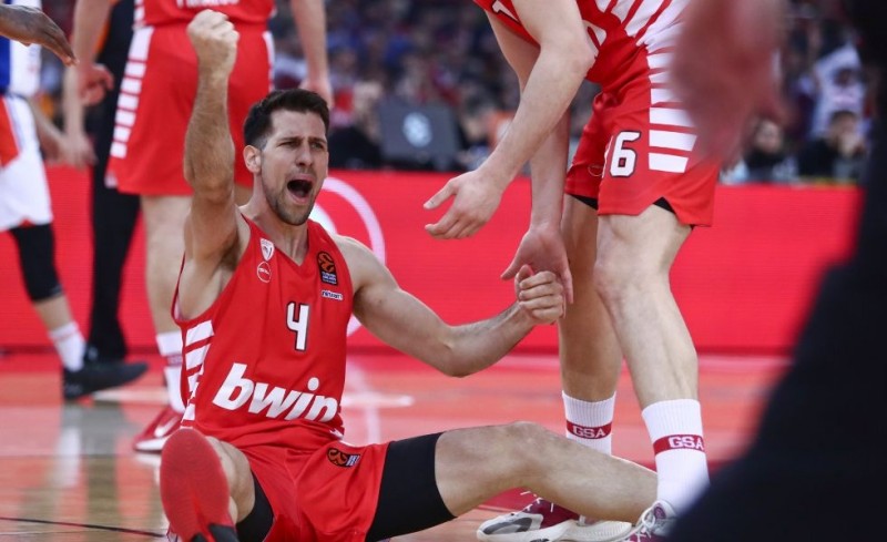 Λούντζης: «Χαρούμενος που βοήθησα την ομάδα μου» 