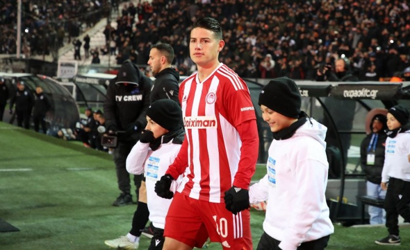 Καθυστέρηση στην έναρξη του αγώνα στην Τούμπα...