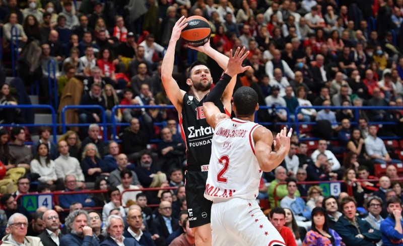 Παπανικολάου: «Τι να μιλήσουμε για τρίποντα όταν σε μία στιγμή έχουν σβήσει τα όνειρα τόσων παιδιών»