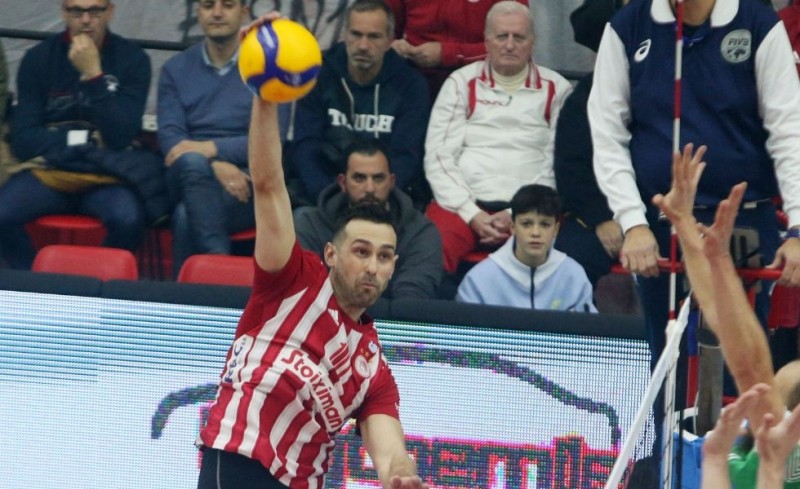 Κουμεντάκης: «Ο Ολυμπιακός κυνηγάει όλους τους στόχους»