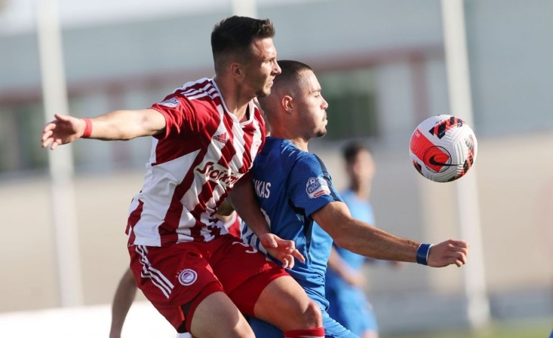 Kατώτερος των περιστάσεων...