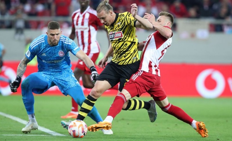 Ο Μάσα «έσφαξε» τον Ολυμπιακό με ανύπαρκτο πέναλτι! 